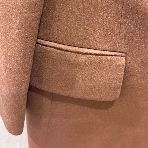 Escada by "Laurel Classics" Double Breasted Cashmere Jacket. Size 42.(US 12) - Picture 9 of 9